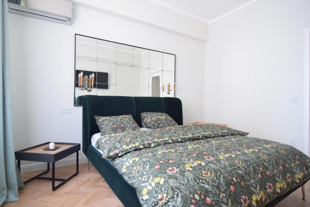 Beautiful Apartment In Old City Βουκουρέστι Εξωτερικό φωτογραφία